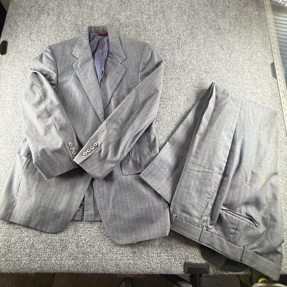Vintage Mens Grey Pinstripe 2 Piece Suit Blazer and Trousers Set 35W 40R